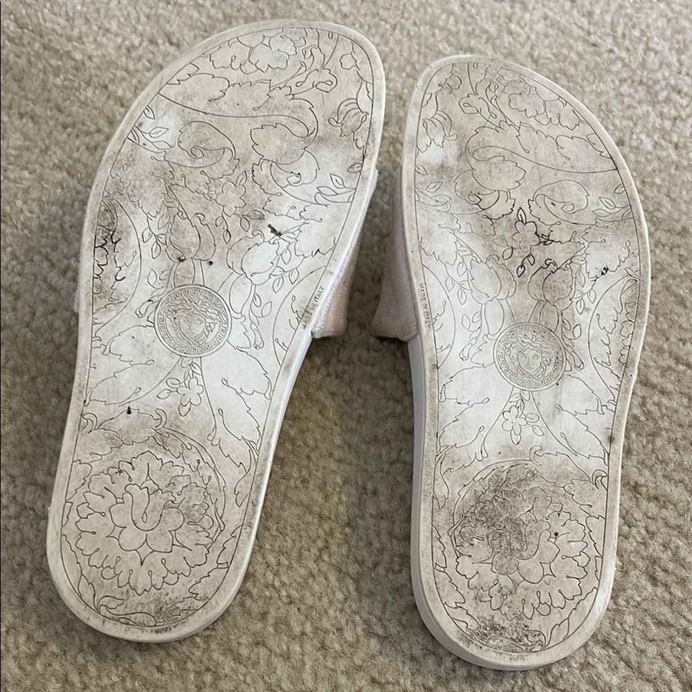 Versace Ivory Logo Slides - Picture 4 of 4